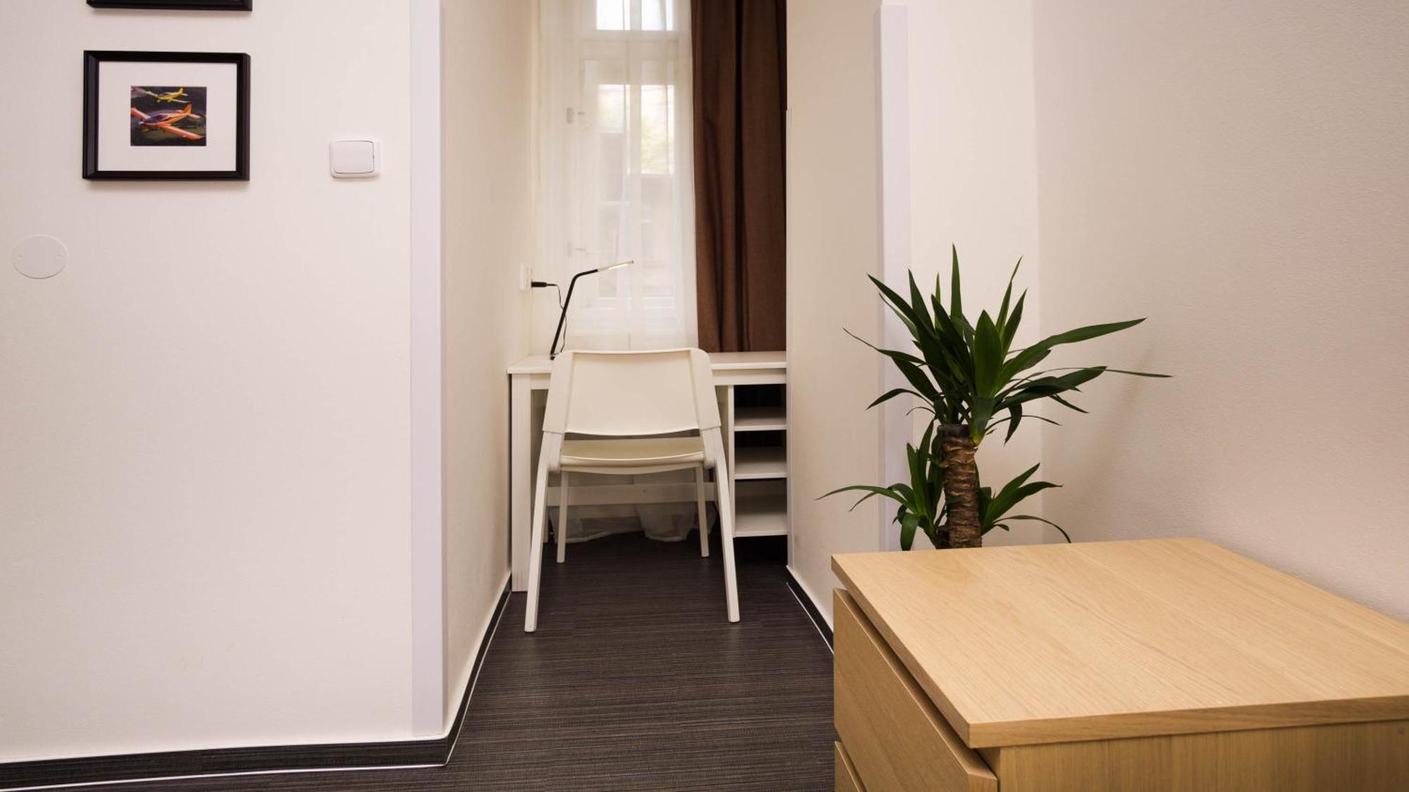 Flying Bed Apartment Close To Prague Castle And Airport חדר תמונה