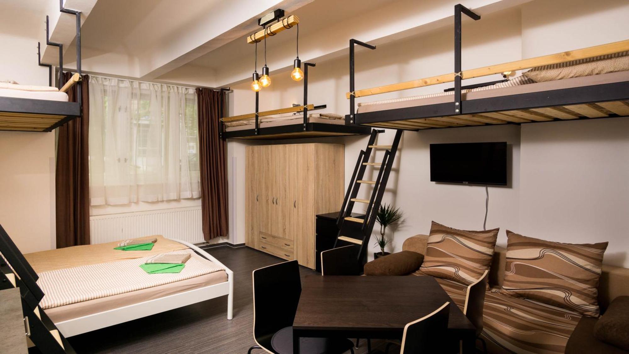 Flying Bed Apartment Close To Prague Castle And Airport חדר תמונה